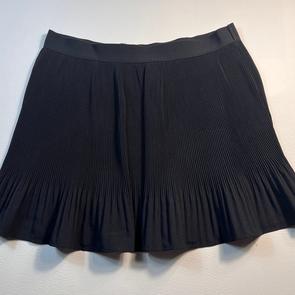 Primark Elegant Black Pleated Skirt sz Large